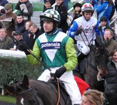 Newbury 27 Nov 2010 Denman & DH r.jpg