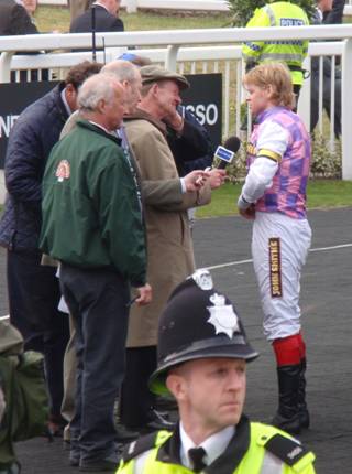 Aintree 03 Apr 09 red j.jpg