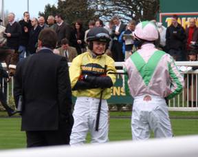 Aintree 04 Apr 09 red b.jpg