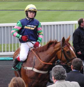 Aintree 04 Apr 09 red m.jpg