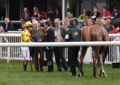 Aintree Day 2 2010 g r.jpg