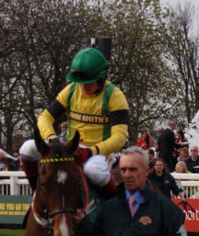 Aintree Day 2 2010 p r.jpg