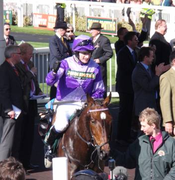 Aintree 08 April 2011 m r.jpg