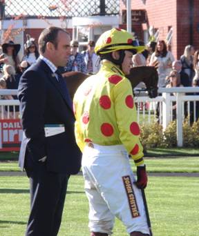 Aintree 08 April 2011 q r.jpg