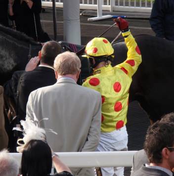 Aintree 09 April 2011 s r.jpg
