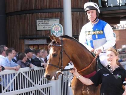 Aintree 09 April 2011 b r.jpg