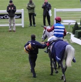 Ascot 22 Jan 2011 walkon k r.jpg