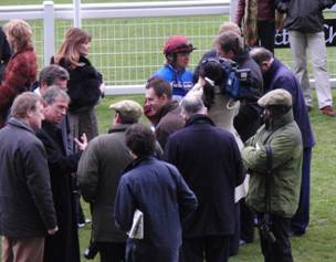 Ascot 22 Jan 2011 walkon s r.jpg