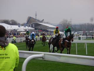v race 4 the finish 2.jpg