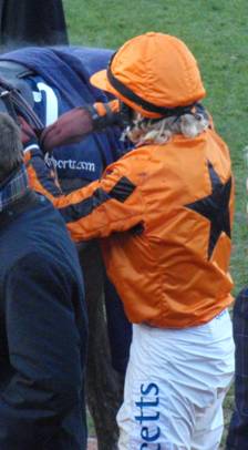 Cheltenham 12 Dec 09 l red.jpg