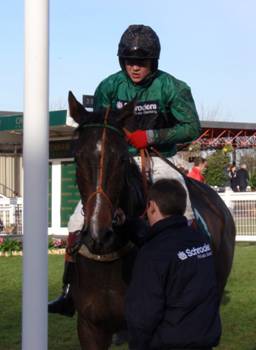 Cheltenham 24 Jan 09 red 5.jpg