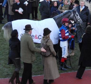Cheltenham 24 Jan 09 red 13.jpg