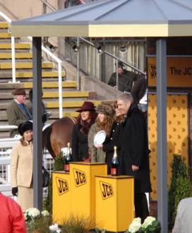 Cheltenham race 1 d r.jpg