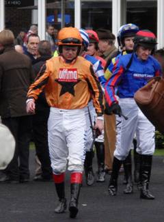 Kempton Park 12 03 12 Race 4 a r.jpg