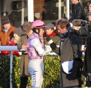 Kempton 26 Dec 08 red 5.jpg