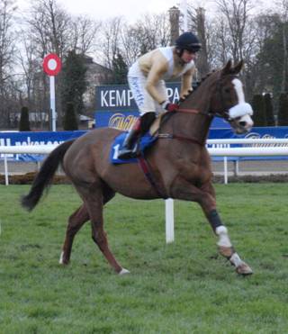 Kempton Park 27 Dec 09 o red.jpg