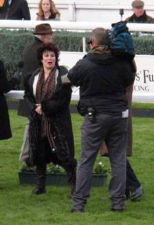 Ruby Wax r.jpg