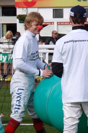 Sandown 7 Mar 09 red b.jpg