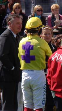 Sandown Park 25 Apr 09 Curls red.jpg