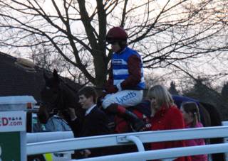 Sandown 08 Jan 2011 q r.jpg