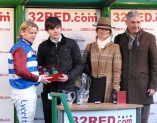 Sandown 08 Jan 2011 t r.jpg