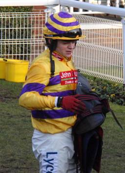 Sandown 13 Mar 2010 t red.jpg