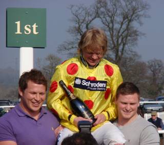Towcester 28 March 2011 1000 z3 r.jpg