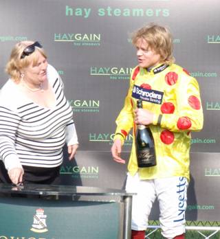 Towcester 28 March 2011 1000 z6 r.jpg