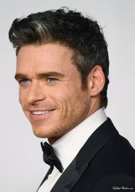 https://richard-madden.com/photos/albums/appearances/2019/20191204-1917WorldPremiereAndRoyalPerformance-London/063.jpg