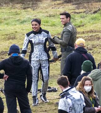 priyankachopra_on_the_set_of_citadel_282429.jpg