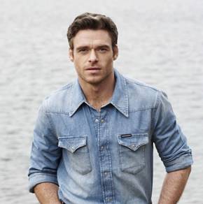 https://harpersbazaar.uol.com.br/wp-content/uploads/2021/08/richard-madden-20190930_CK_GB_Shot_01_0247-1016x1024.jpg